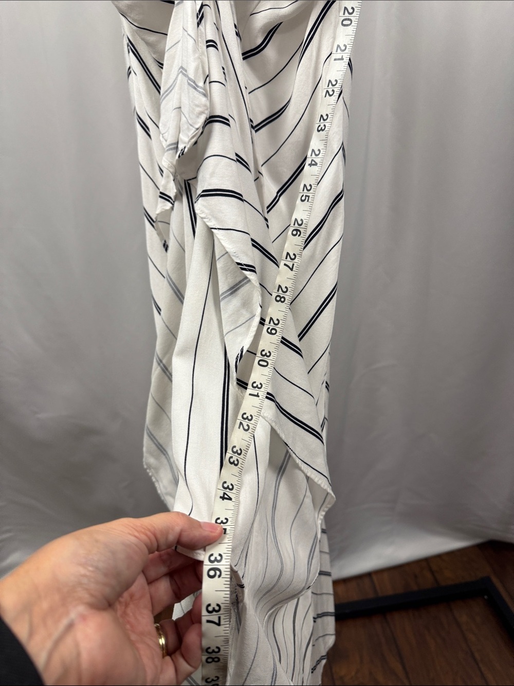 Bardot Ivory & Black Chevron Stripe Ruched Midi Dress Size 8 - Picture 15 of 16
